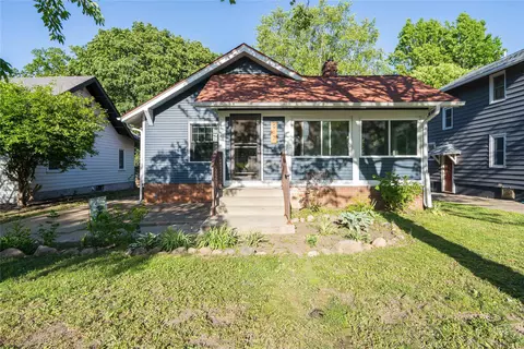 917 38th St, Des Moines, IA 50312