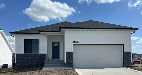 14512 Northpark Dr, Urbandale, IA 50111