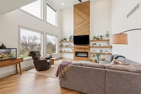 585 NW Rosemont Dr, Waukee, IA 50263