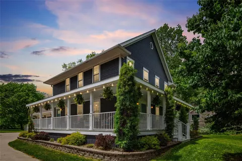 2720 49th St, Des Moines, IA 50310