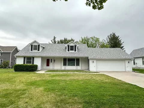 925 W Jefferson St, Winterset, IA 50273