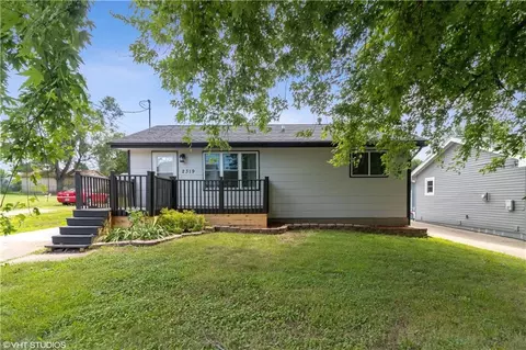2319 E 41st St, Des Moines, IA 50317