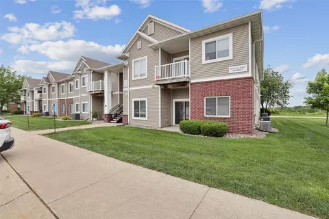 5801 SE 24th St #65, Des Moines, IA 50320