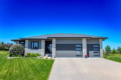 801 S Balsam St, West Des Moines, IA 50266