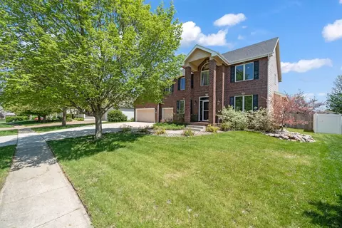 947 11th Ave SE, Altoona, IA 50009