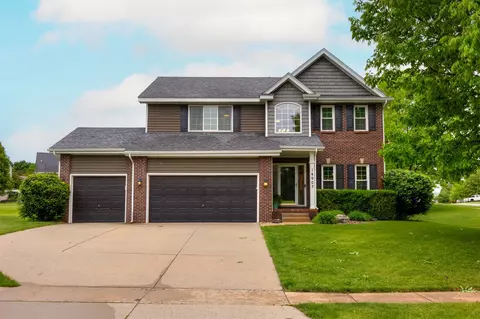 14907 Wildwood Dr, Clive, IA 50325