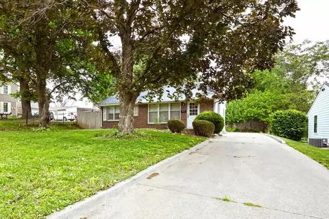 2615 30th St, Des Moines, IA 50310