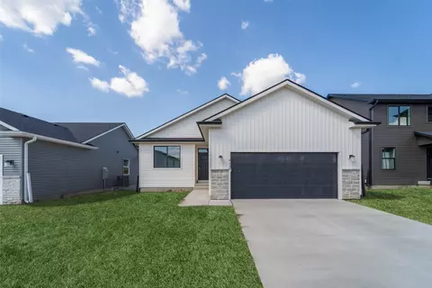 4120 NE 5th St, Ankeny, IA 50021