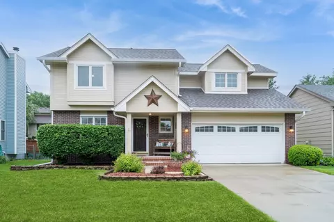 4842 Meadow Valley Dr, West Des Moines, IA 50265