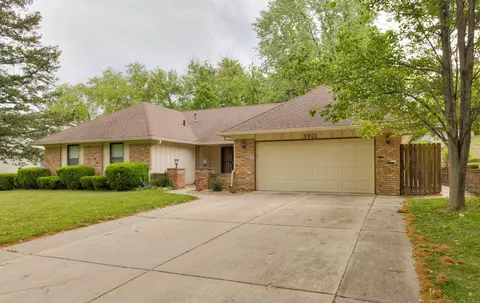 3921 SW 29th St, Des Moines, IA 50321