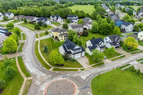 16119 Tanglewood Dr, Urbandale, IA 50323