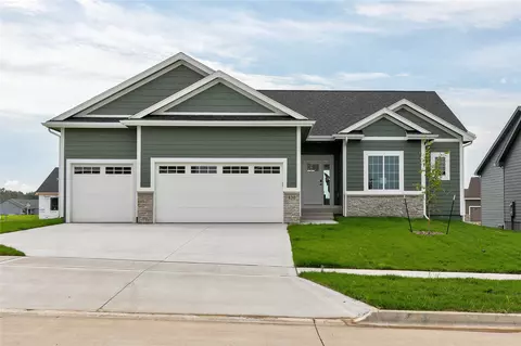 430 NW Ashley Cir, Waukee, IA 50263