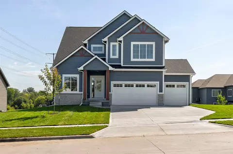 5619 163rd St, Urbandale, IA 50323