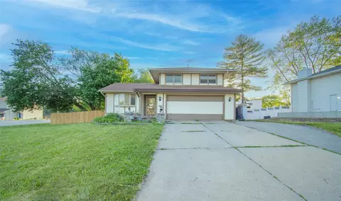 805 Linden Dr, Norwalk, IA 50211