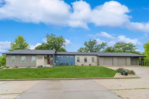 2100 Olive Ave, Des Moines, IA 50312