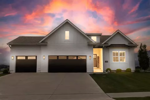 5018 NE Seneca Dr, Ankeny, IA 50021