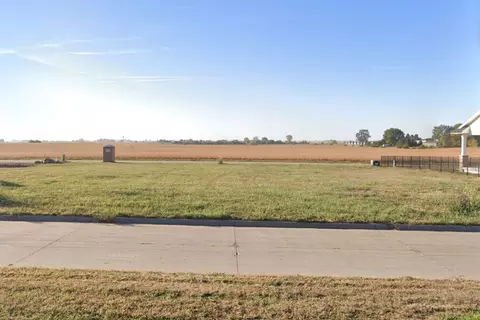 510 Sycamore St, Dallas Center, IA 50063
