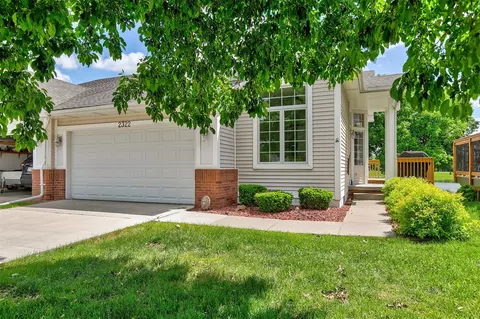 2322 Valley Ridge Pl, West Des Moines, IA 50265