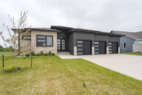1216 NW Arbor Ct, Ankeny, IA 50023