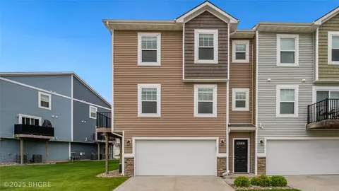 2714 NW Kate Shelley Ln, Ankeny, IA 50023