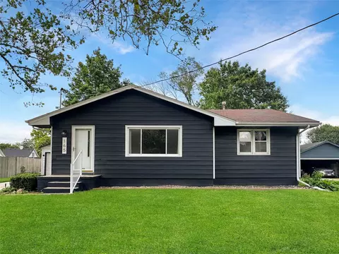 165 Northview Dr, Waukee, IA 50263