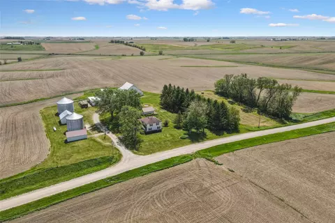 926 330th Ave, Grinnell, IA 50112