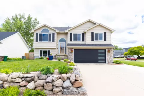704 13th St SE, Altoona, IA 50009