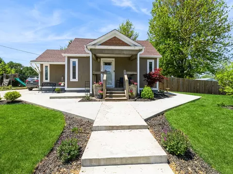 106 N West St, Prairie City, IA 50228