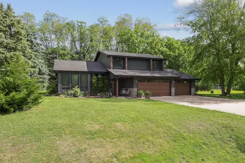 6935 NW 88th Ave, Johnston, IA 50131