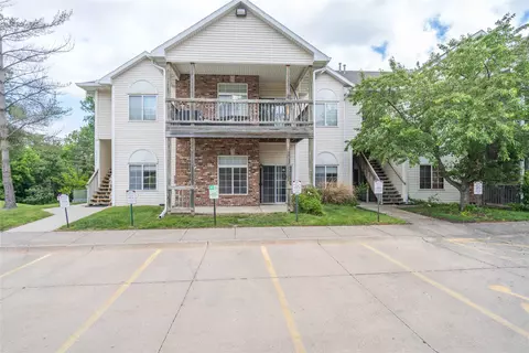 2433 Patricia Dr #24, Urbandale, IA 50322