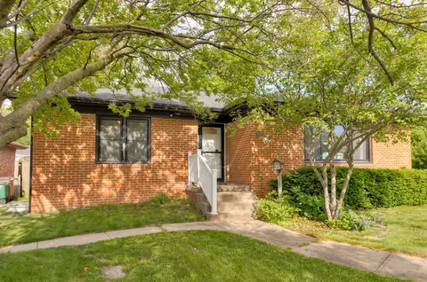 936 15th St, West Des Moines, IA 50265