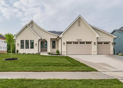 14610 Persimmon Dr, Urbandale, IA 50323