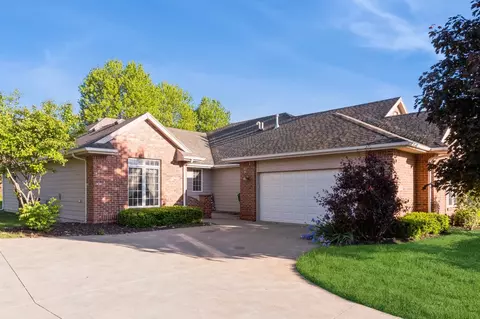 1960 NW 126th St, Clive, IA 50325