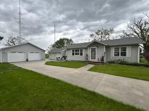 1102 S Broadway St, Toledo, IA 52342