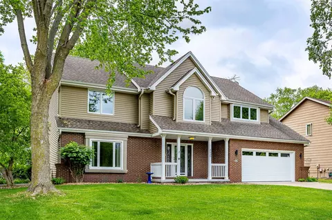 4630 Stonebridge Rd, West Des Moines, IA 50265