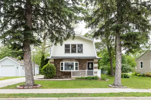 3919 69th St, Urbandale, IA 50322