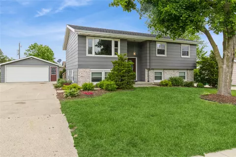 602 SE 7th St, Ankeny, IA 50021