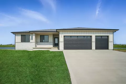 963 SW Cattail Rd, Grimes, IA 50111