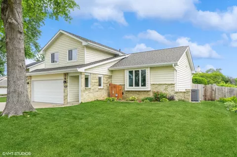 4337 Park Ct, Urbandale, IA 50322