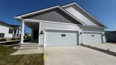 735 Linden St, Carlisle, IA 50047