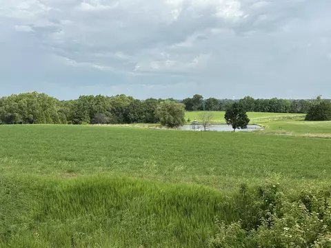 2215 245th Ln, Winterset, IA 50273