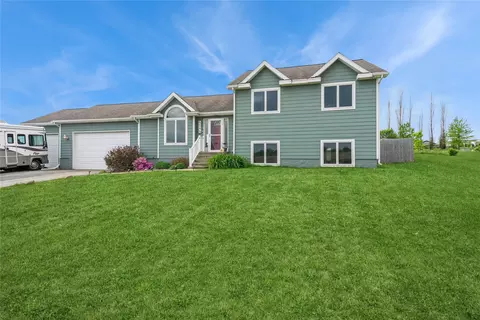 5545 E Douglas Ave, Des Moines, IA 50317
