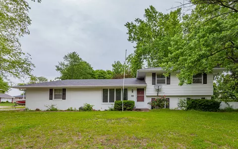7405 Aurora Ave, Urbandale, IA 50322