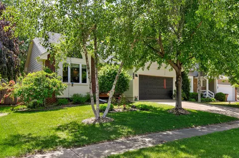 4670 Meadow Valley Dr, West Des Moines, IA 50265