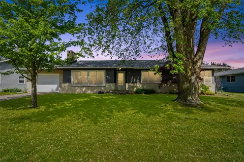 743 15th St, Nevada, IA 50201