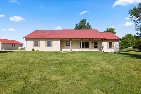 17745 600th Ave, Nevada, IA 50201