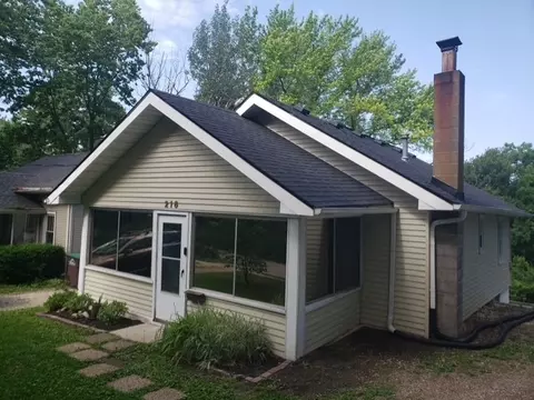 216 56th St, Des Moines, IA 50312