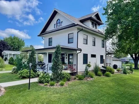 306 N 1st Ave, Huxley, IA 50124
