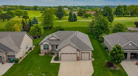2005 Andrews Dr, Pleasant Hill, IA 50327