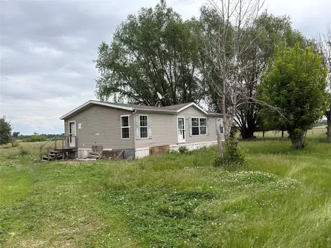 2930 Quarry Rd, Marshalltown, IA 50158